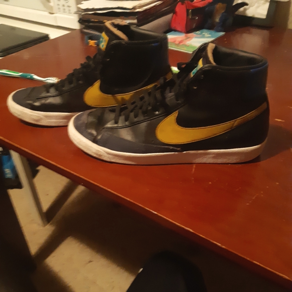 Nike Blazwr Mid Peace, Love & Basketball